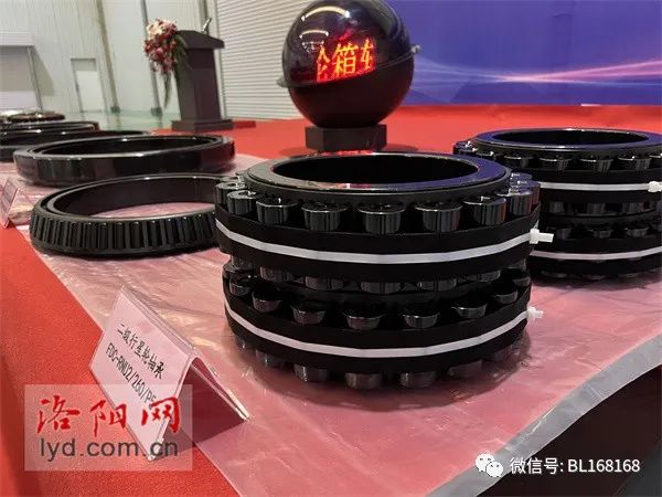 New breakthrough! ZYS rolled off the first set of 8 MW full-range wind power gearbox bearings in China