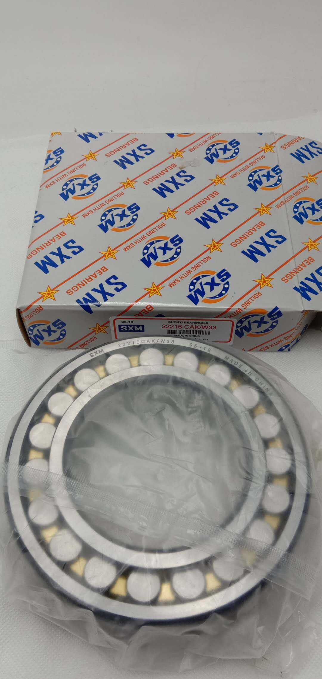 Gold Bearing Supplier Manufacturing  All kinds Of Bearings Spherical Roller Bearing