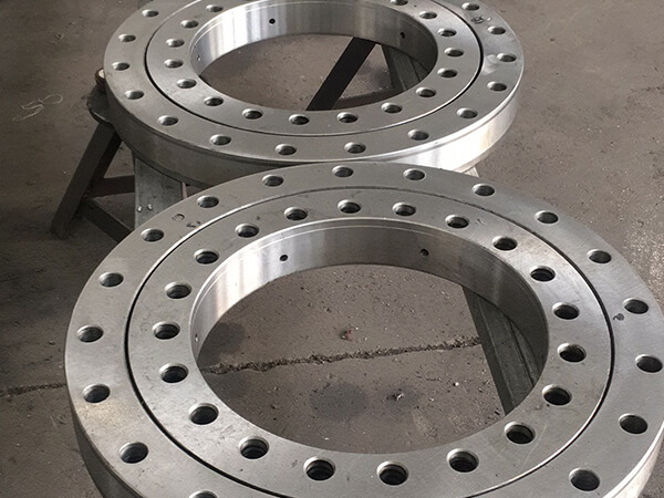 Four-point contact ball slewing bearing