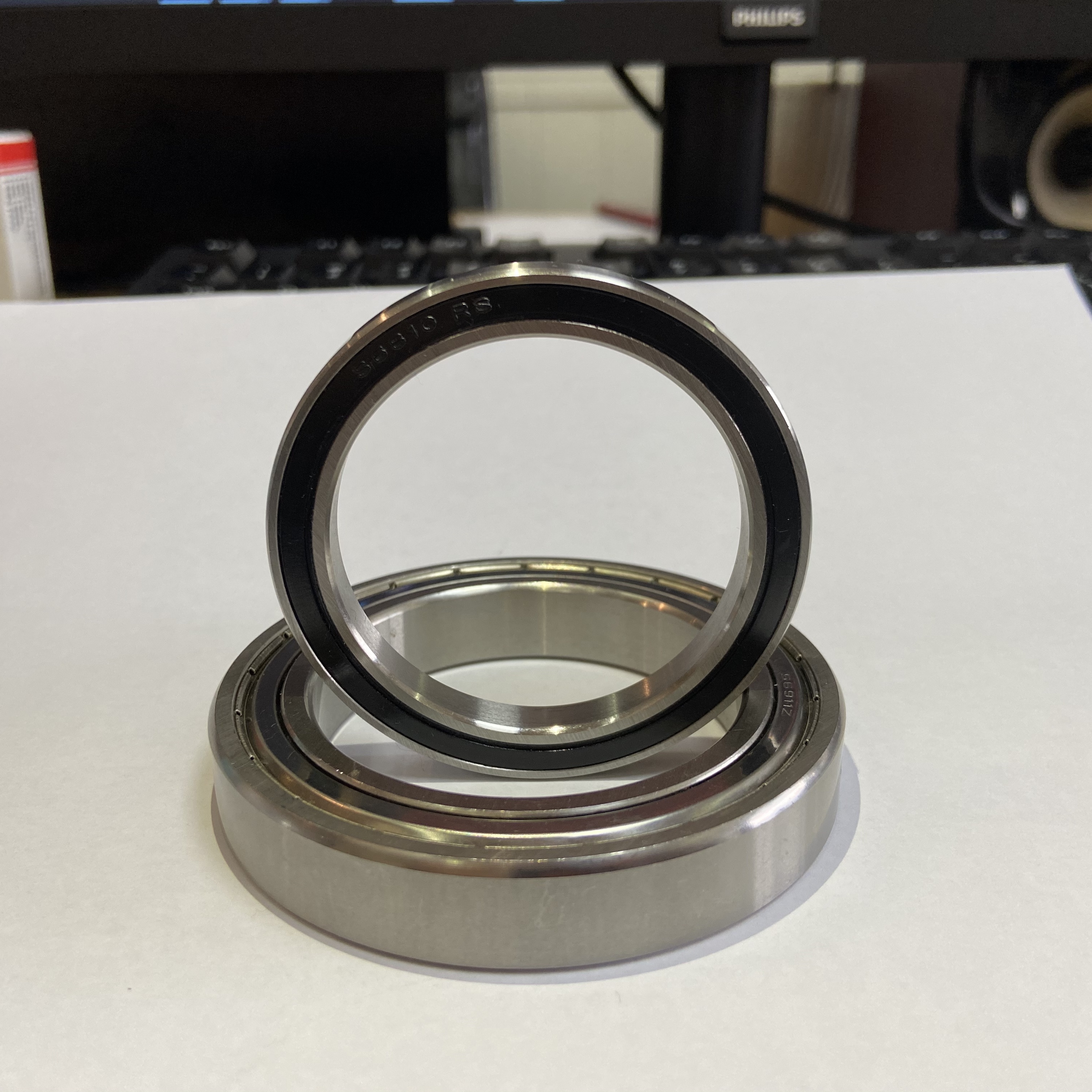 6064 Series with Deep Groove Ball Bearings