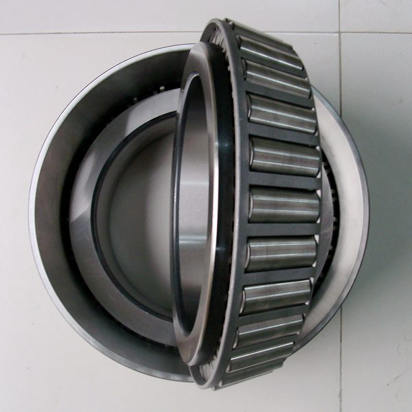 Inch Tapered Roller Bearing LM806649/806610