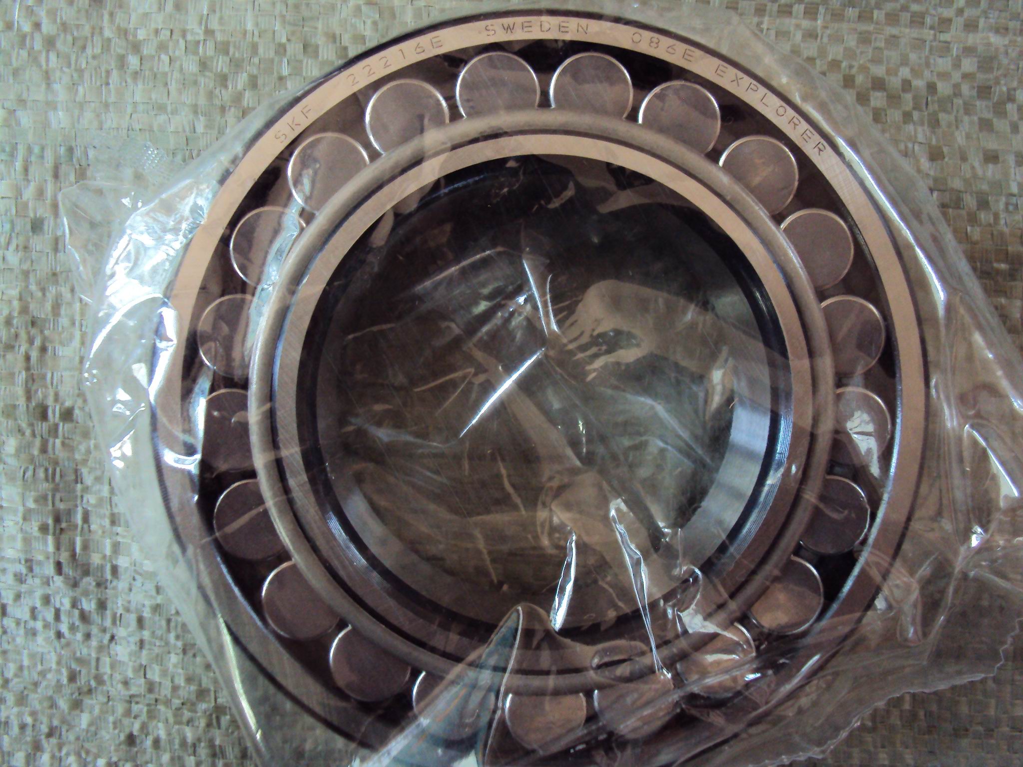 spherical roller bearing 22216E Sweden 086E explorer