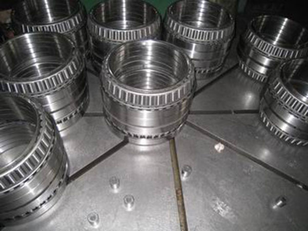 Four tapered roller bearing (sealing structure)