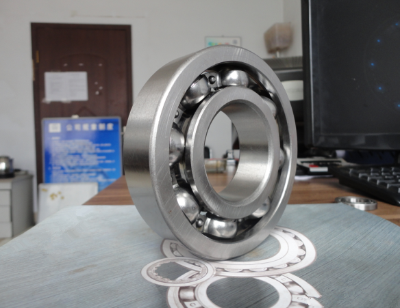 Deep groove ball bearing 6013