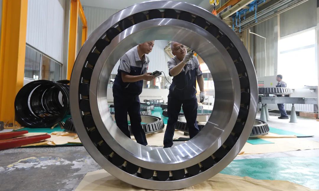 7 MW spherical roller spindle bearing developed by ZWZ Group.