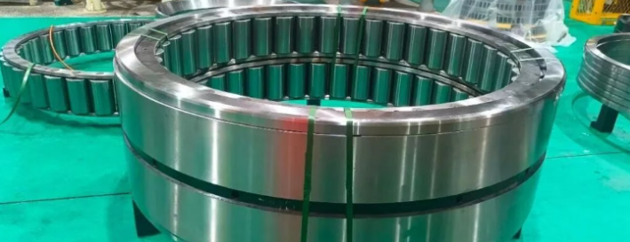 Super large four-row cylindrical roller bearings for large cement roller presses roll off the production line at ZWZ.png