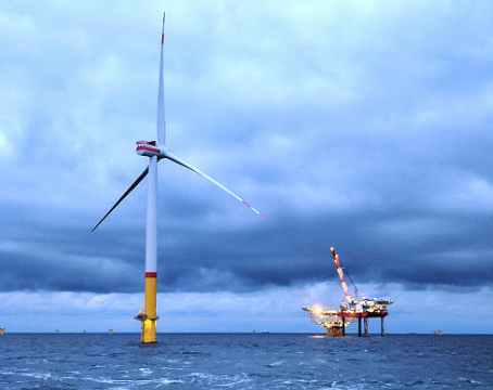 LYXQL Reaches New Technical Heights: Bearing Specifications Soar to 26MW, Leading the Wave of Wind Power Upscaling.png
